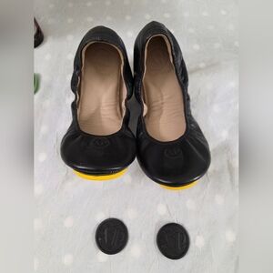 April Parker Black Leather Women’s Perfect Flat Size 9M.